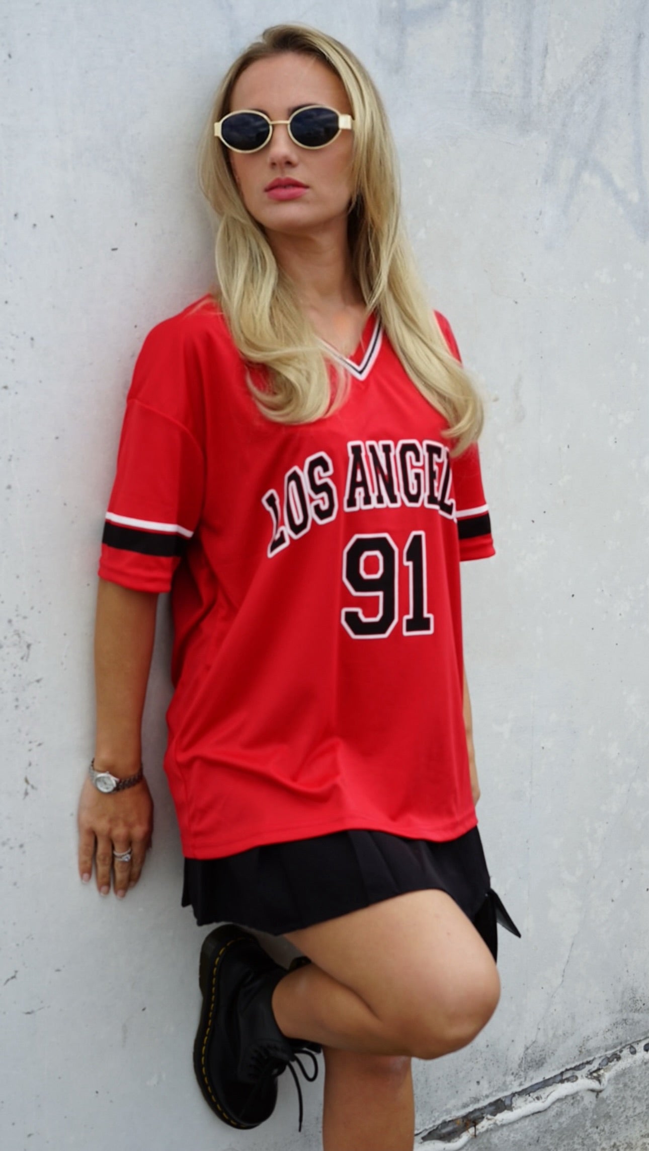RED CONTRAST SHORT SLEEVE LA VARSITY T-SHIRT